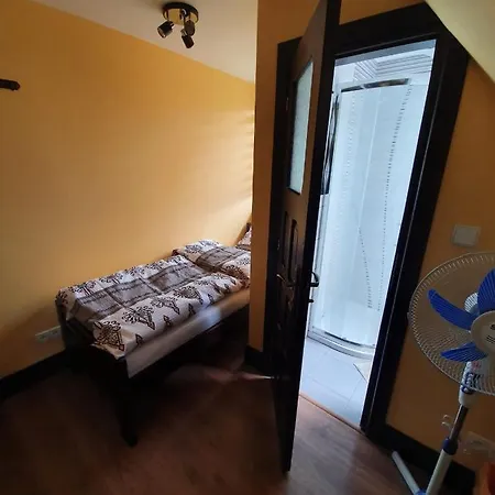 Londynek 3* פורונין